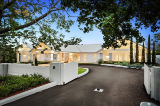 Raym, Kenthurst